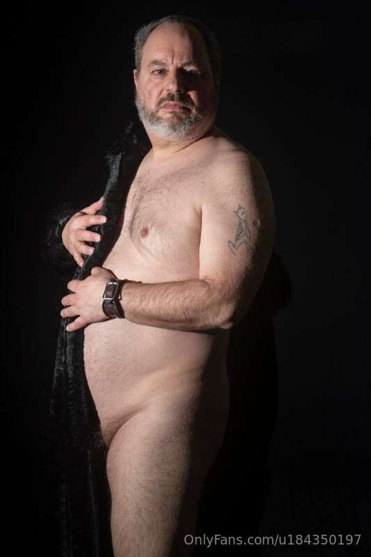 Nude with fur2025