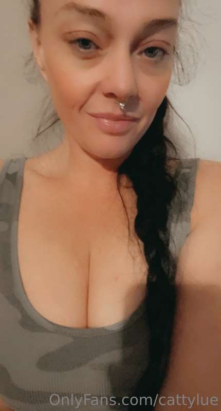 Would you like some new content this weekend? 😈 
Who is goin..