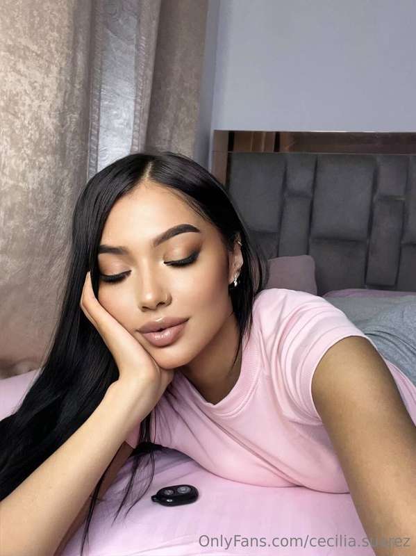 Serving face, attitude on the side 💁‍♀️📸