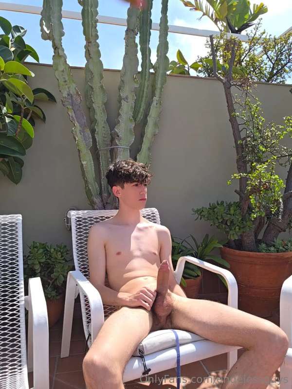 Would you sit on me? 🤭