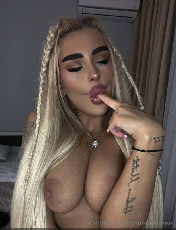 🔥 𝐅𝐑𝐄𝐄 𝐏𝐀𝐆𝐄  @baddie_free 🔥
Busty hottie @baddie_free is all..