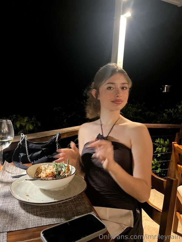 what looks more tasty?😋 