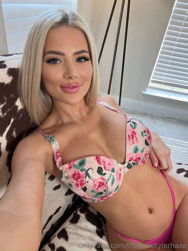 These milkers are craving for your lick daddyy 👅