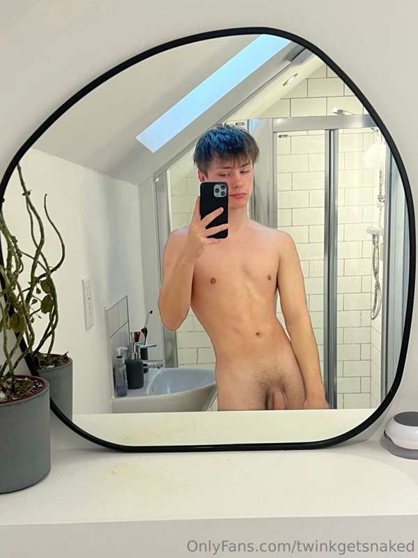 twinkgetsnaked