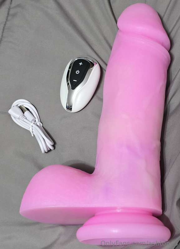 My new dildo 😍 😏