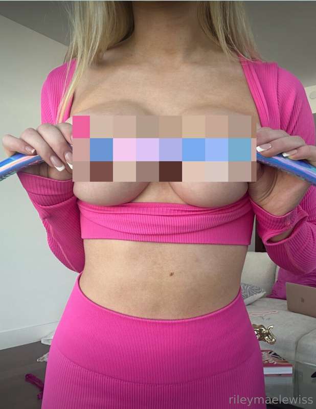 boobs bouncing while i give it my ALL 🤭