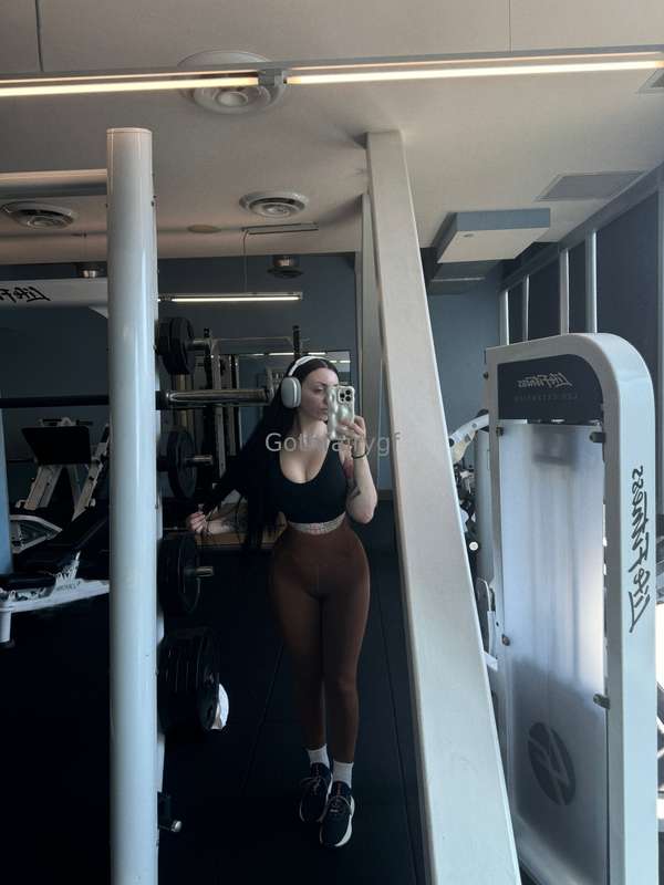 Your favorite goth started her day early with the gym! 🖤