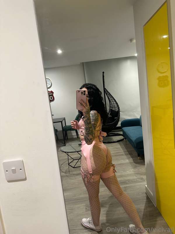 An ass like mine needs a proper throne