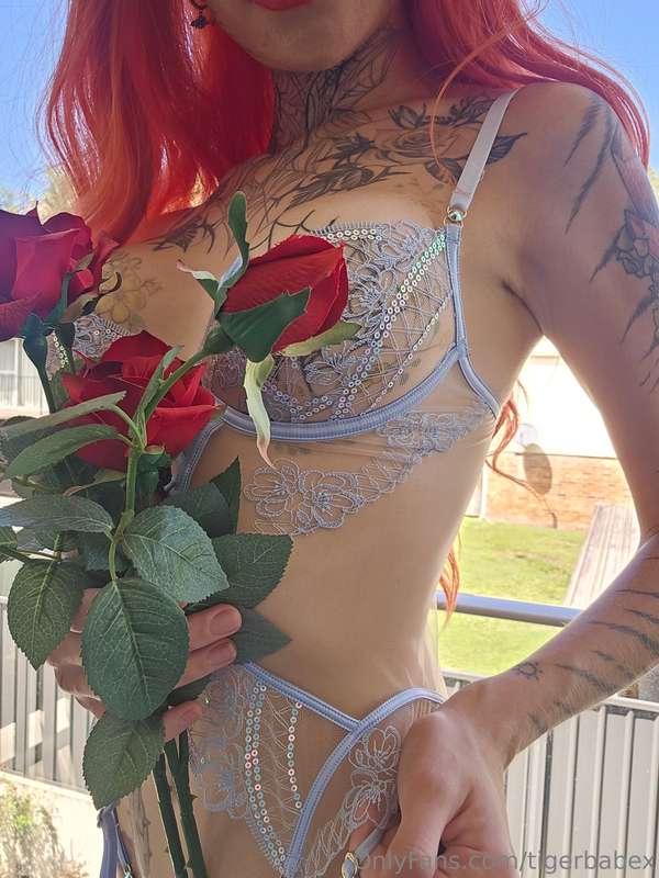 A rose by any other name... something something something🌹🌹🌹