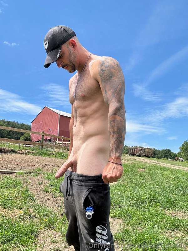 Happy Hump Day🍆🍑Tip me $10 and you will receive a surprise😉
