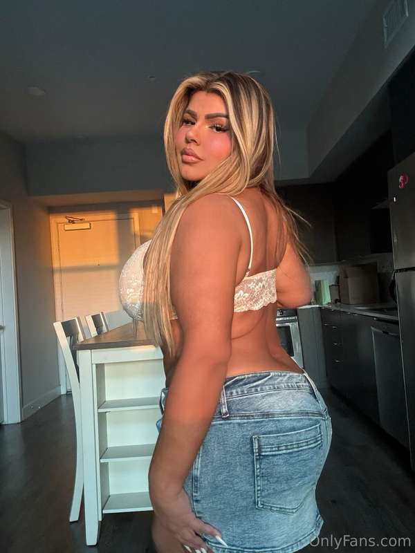 Who wants a jeans try on haul? 😈🍑