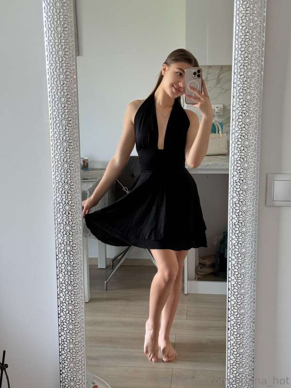 It's already autumn, but I'm still choosing summer dresses 😍