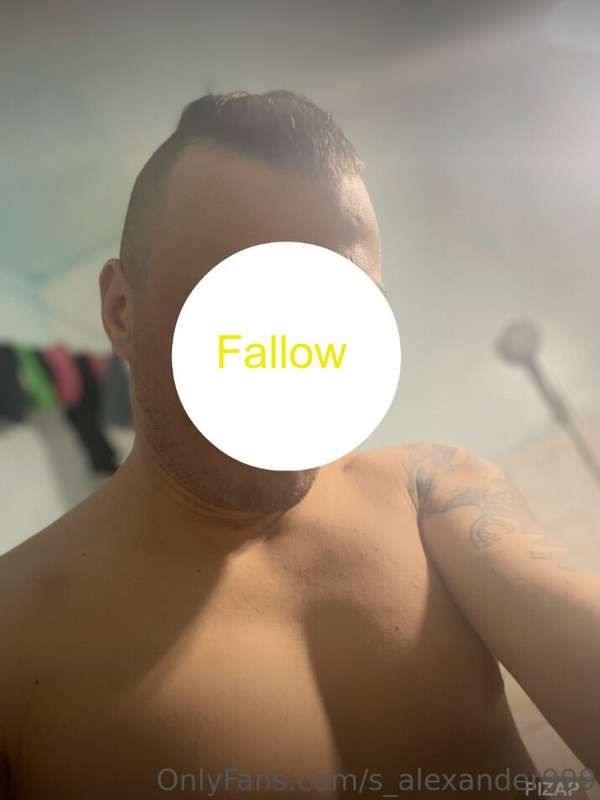 # ***Check out this Hot Guy👿*** @s_alexander999  Hello, I'm ..