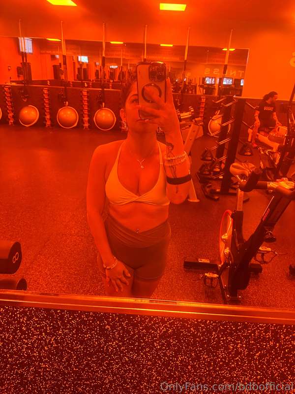 do you guys wanna see videos from dance classes? 