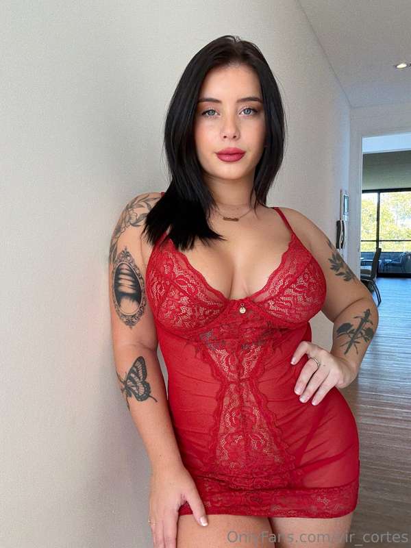 Red is always a good color to seduce you, what do you think?..