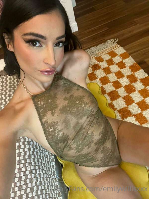 Foto 740 de Emily Willis en Tocromo