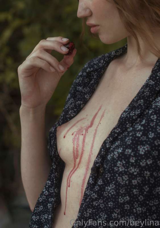 What you like more - touch bite or kiss? 🤤