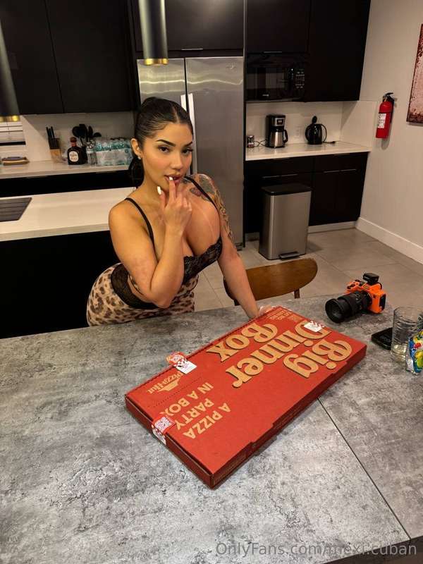 I hope it's not too late for a midnight snack🤤