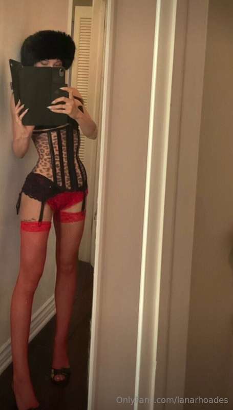 Foto 219 de Lana Rhoades en Tocromo