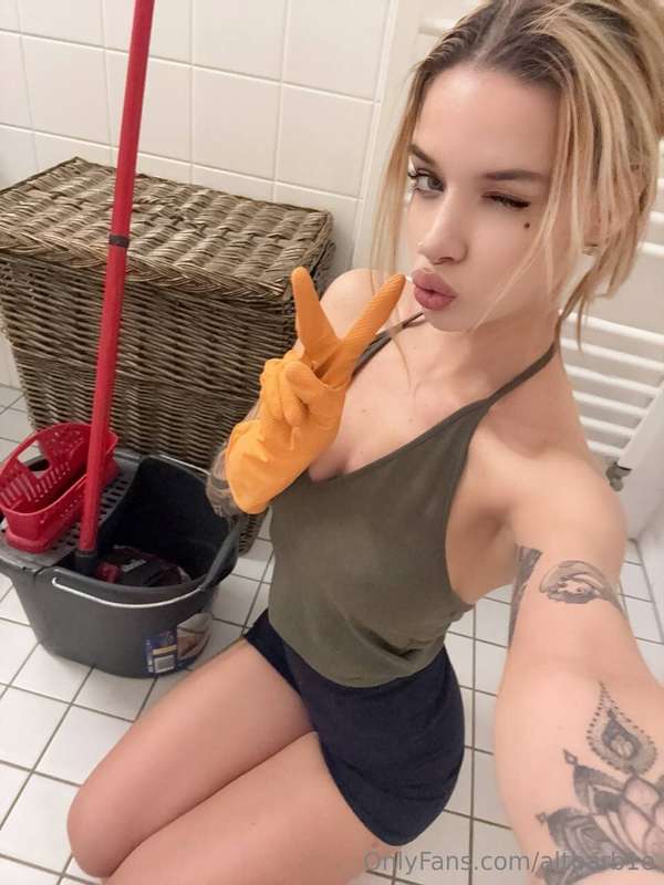 Defending the cleanliness of my space~