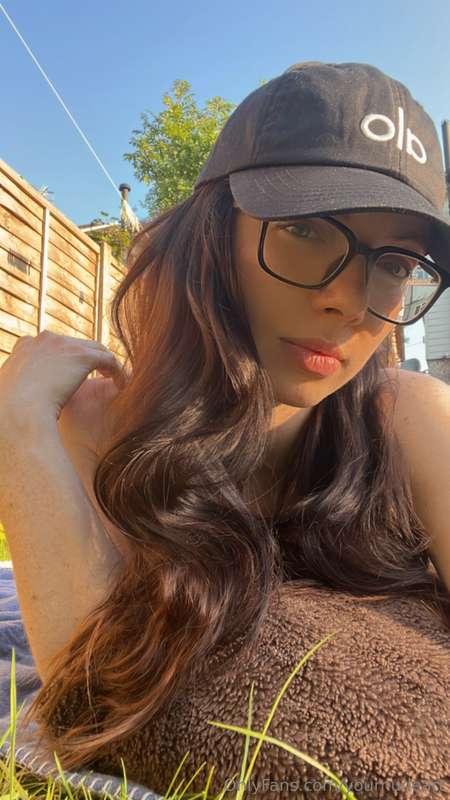 Sun is out so as my 🍑