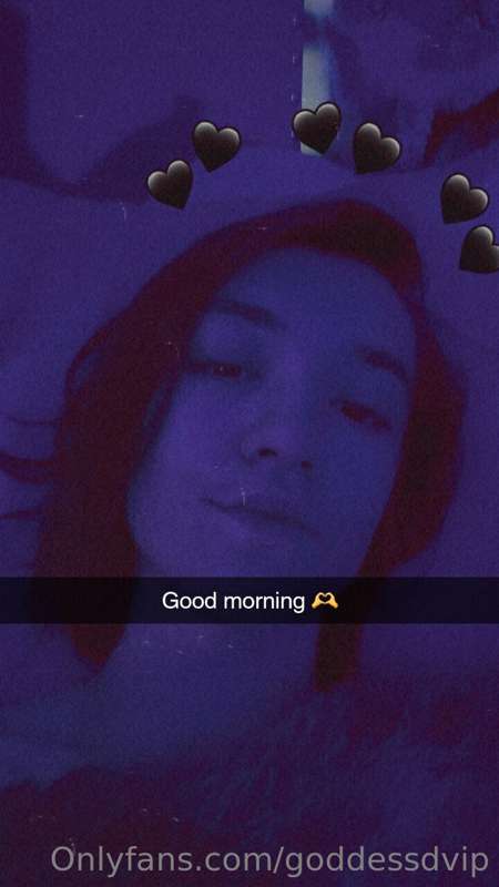 I woke up early today, good morning 💋👑😉
Let's start the day ..