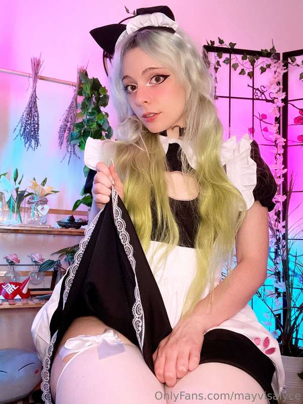 Anyone a fan of upskirt content? You will LOVE these pics th..