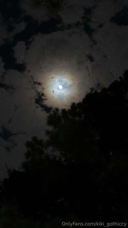 I saw the moon