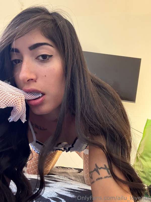 I want to have your cock in my mouth right now 😏😏