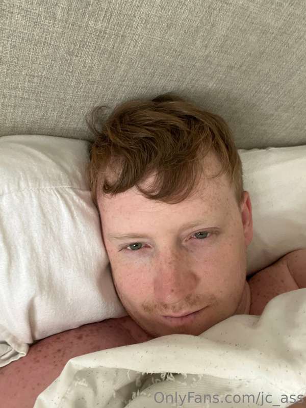 Hangovers are the worst 😫  come and cheer me up 😔