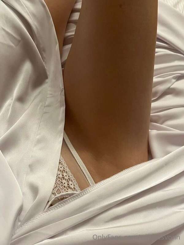 good morning,  darling🤍
happy day to you.
_____

доброго ран..