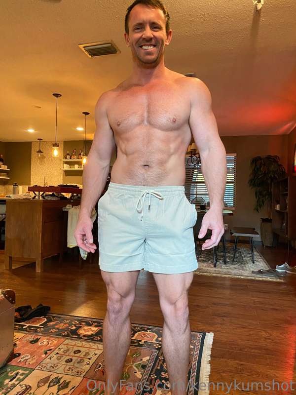 My cock is rock hard, abs tight… imagine me on you 😈