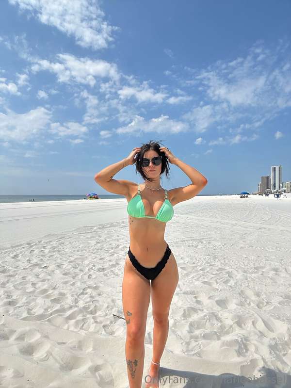 harleehassell photo
