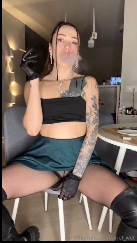 prove me if you're in love with classic smoking like me🖤