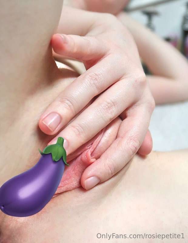 *My pussy is begging for your hard cock baby* 🥵