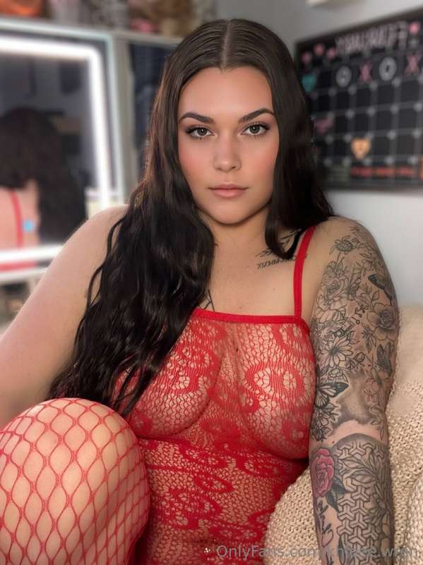 can i send you the video i filmed in this outfit rn? 😍💦