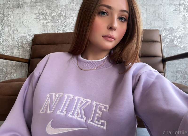 here’s a new selfie I took today, just for you 💜