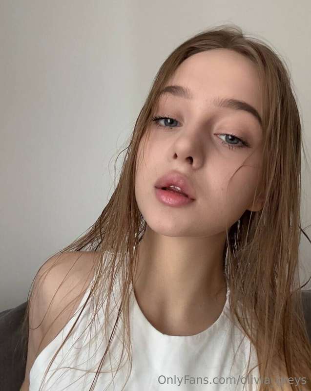 olivia_greys