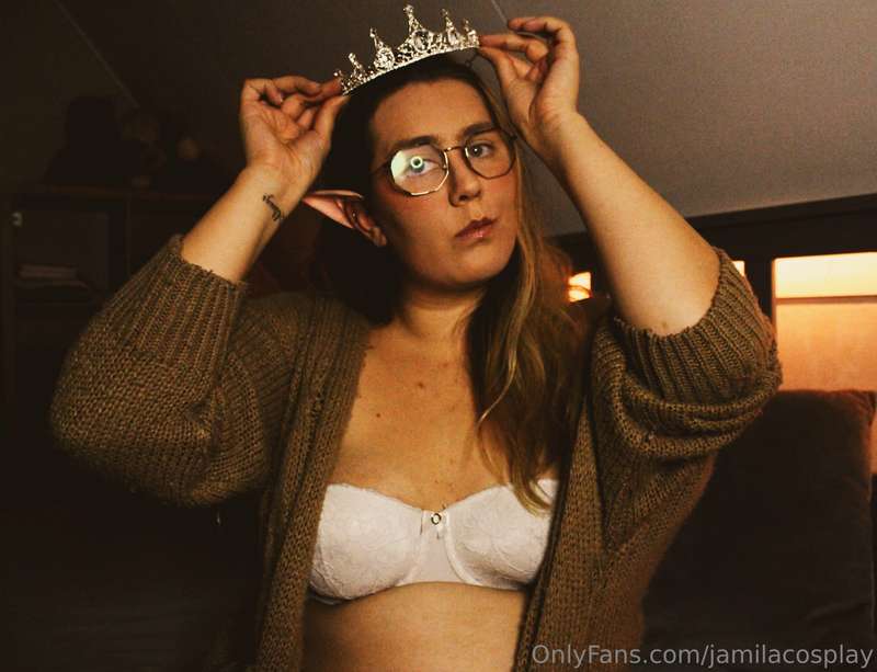 Can I be your Elf Queen?🧝🏼💕