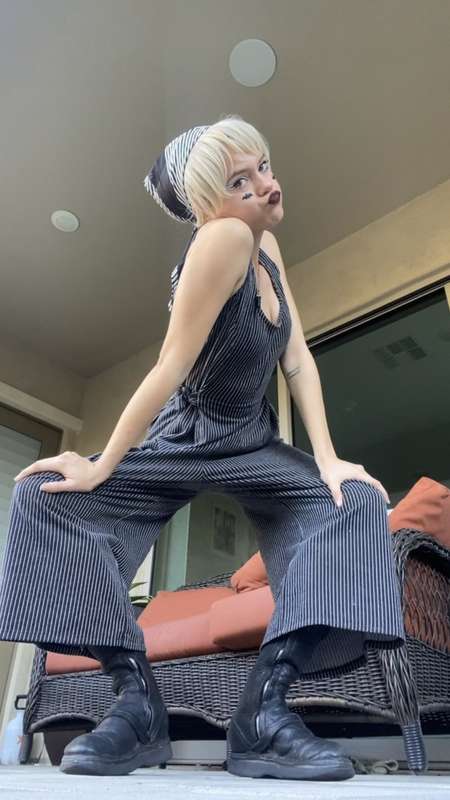 LAST OF TODAYS OUTFIT 🖤🤍🖤🤍🖤🤍🖤