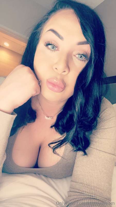 Feel my lips on yours 😘