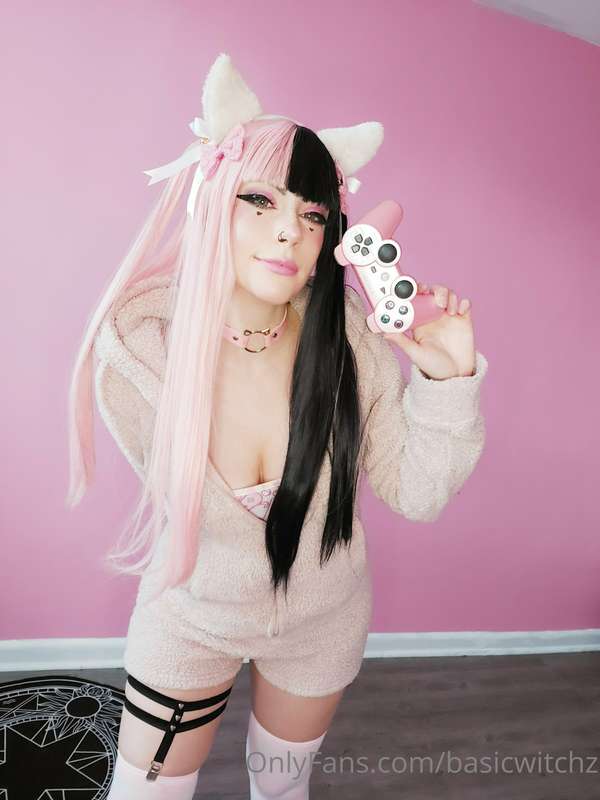 Check my story for a sneak peak of my next upcoming set! Can..