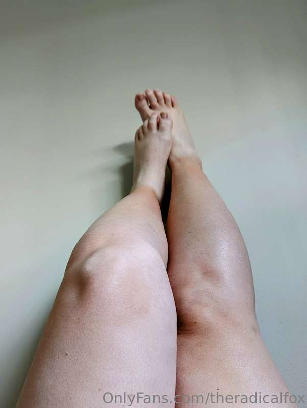 Pedi today! Any color requests?
Also feel free to DM with an..