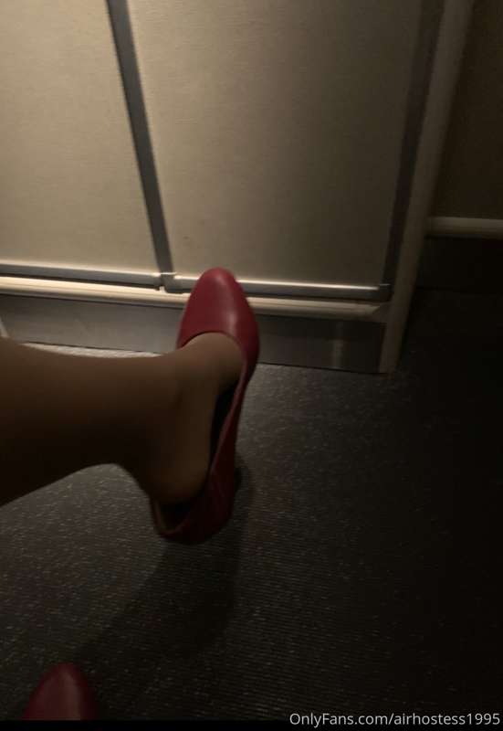 Long night shift with heels 👠✈️
Would love a long and deep f..