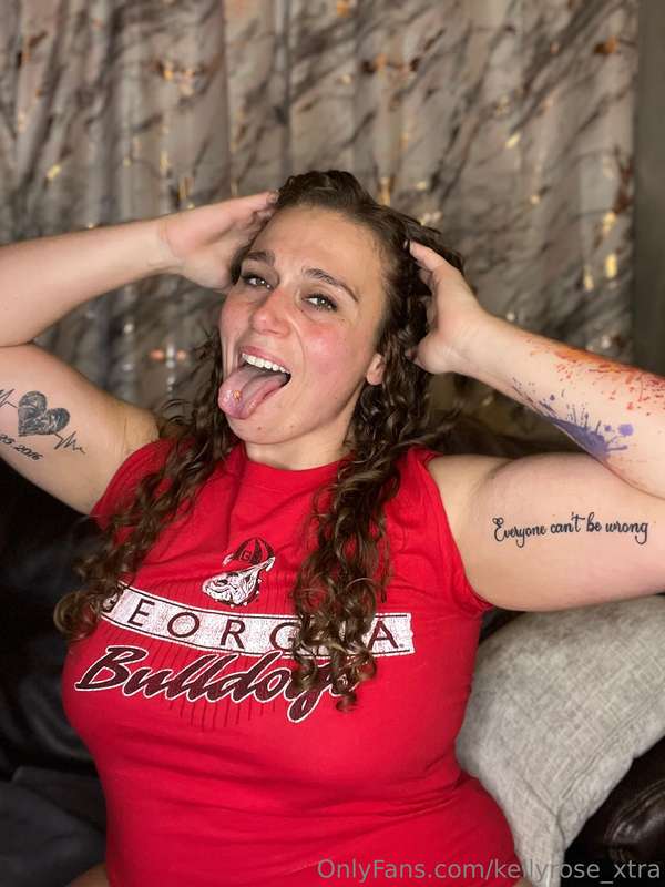 Go DAWGS!!! Can I sit on your lap while we watch the game to..