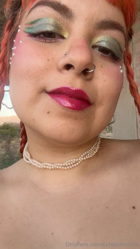 Am I kissable for you? 👄