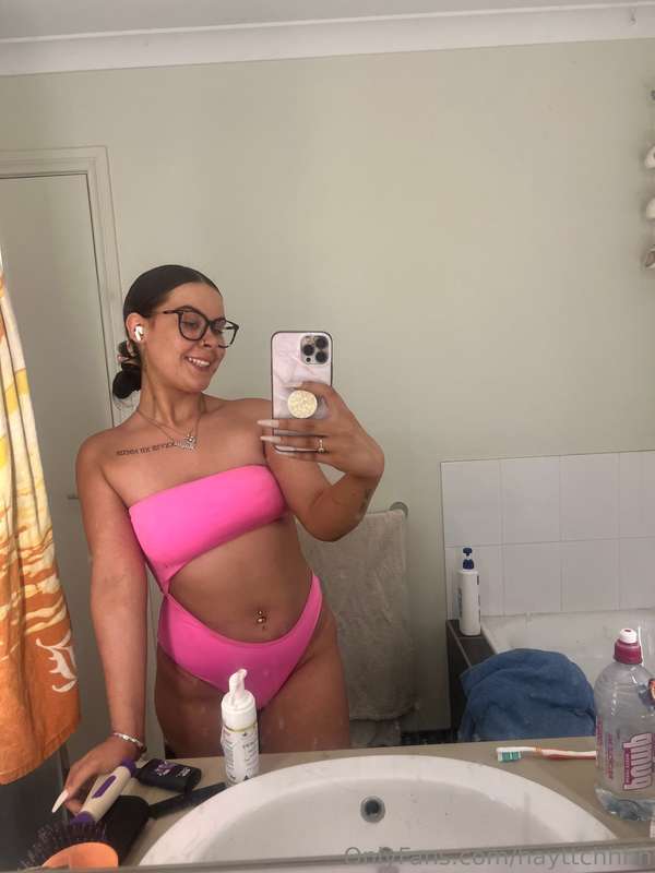 pink to make the  boys wink 🩷🫢
@sushibummm ⬅️