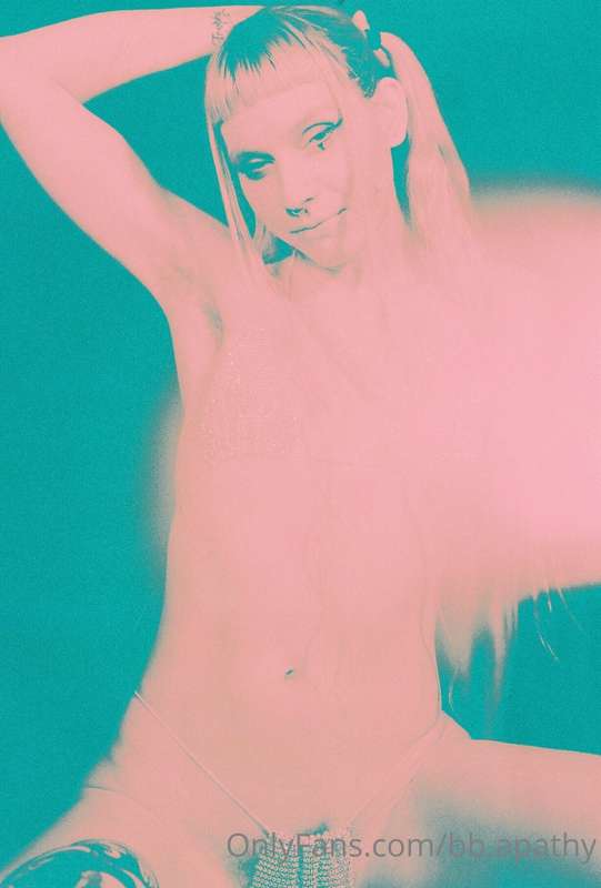 ❣️ stained red ❣️

probably the best photos ever taken of me..