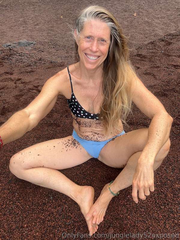 Happy Aloha Friday 😁🌺🙏🏼What do I do? I take care of me of my..