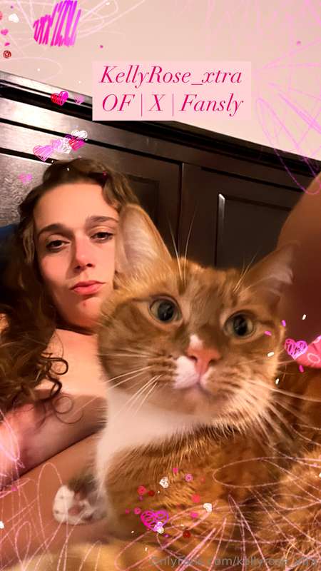 Anyone awake yet? Just woke up and I only have my cat to kee..